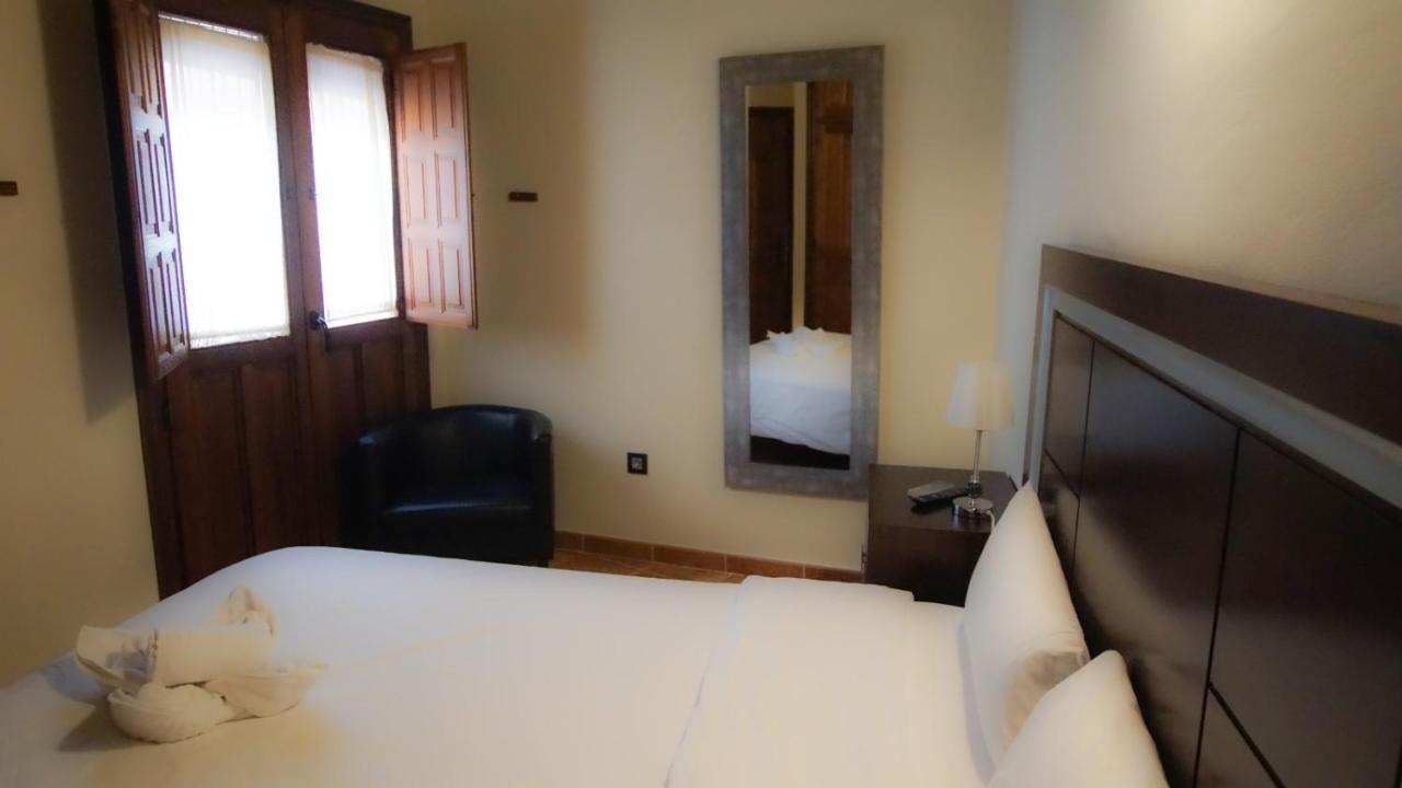 Tiempo De Toledo: Catedral Apartment ภายนอก รูปภาพ